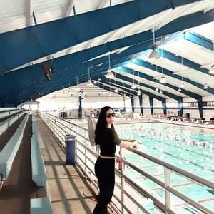 Meet your Posher, Hong